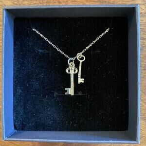 NEW KARIZMA women's keys vintage sterling silver necklace in silver